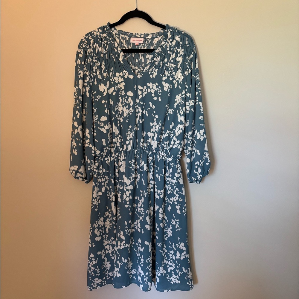Chic Long Sleeve Floral Dress in Blue and White